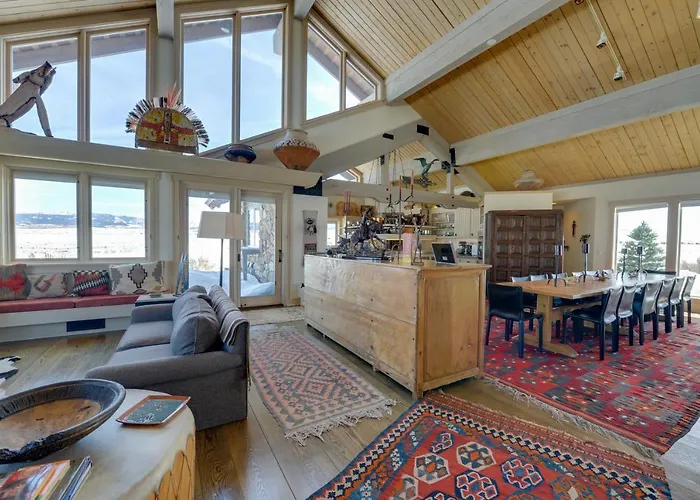 W/ Mountain Views - Fishing On-site! * Cora